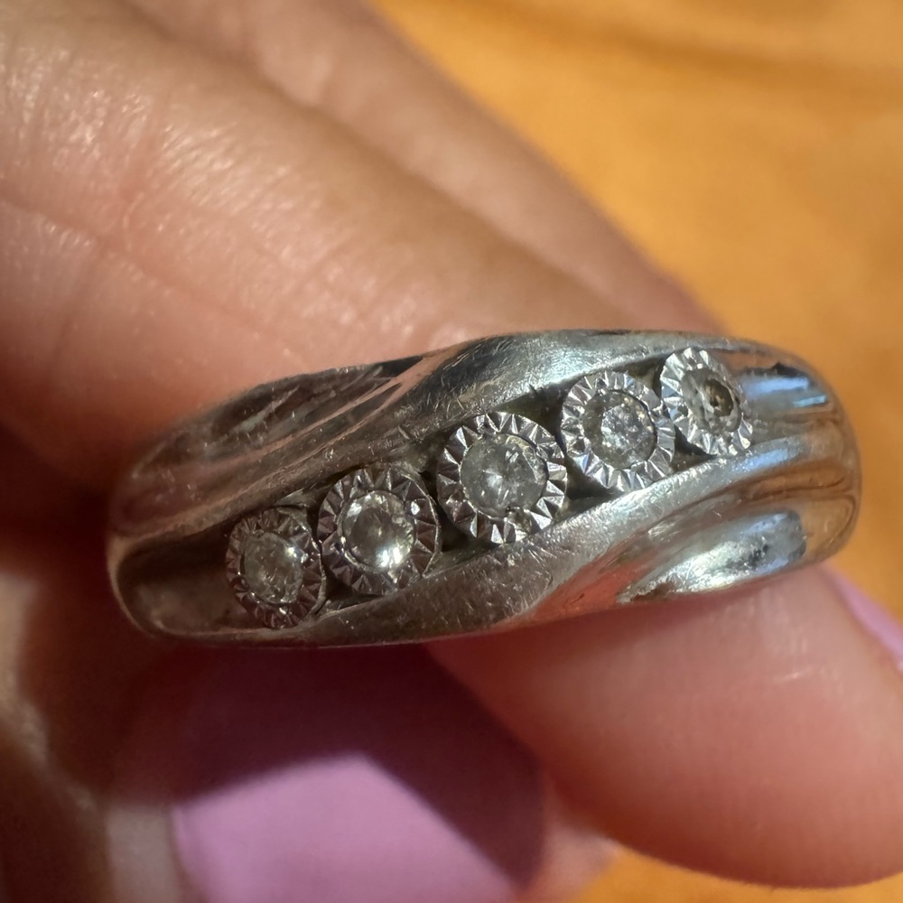 Elegant Silver Ring with Diamond Accents